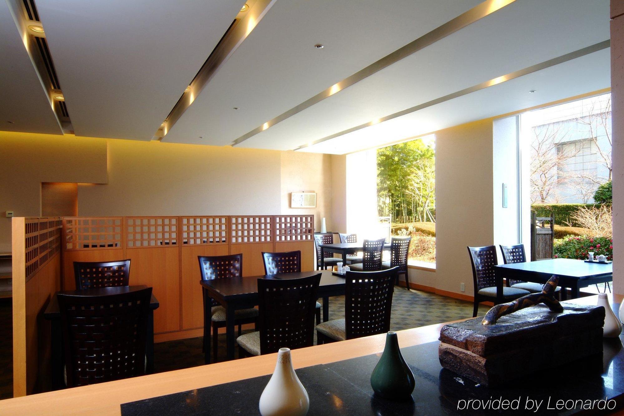 Rembrandt Hotel Эбина Ресторан фото
