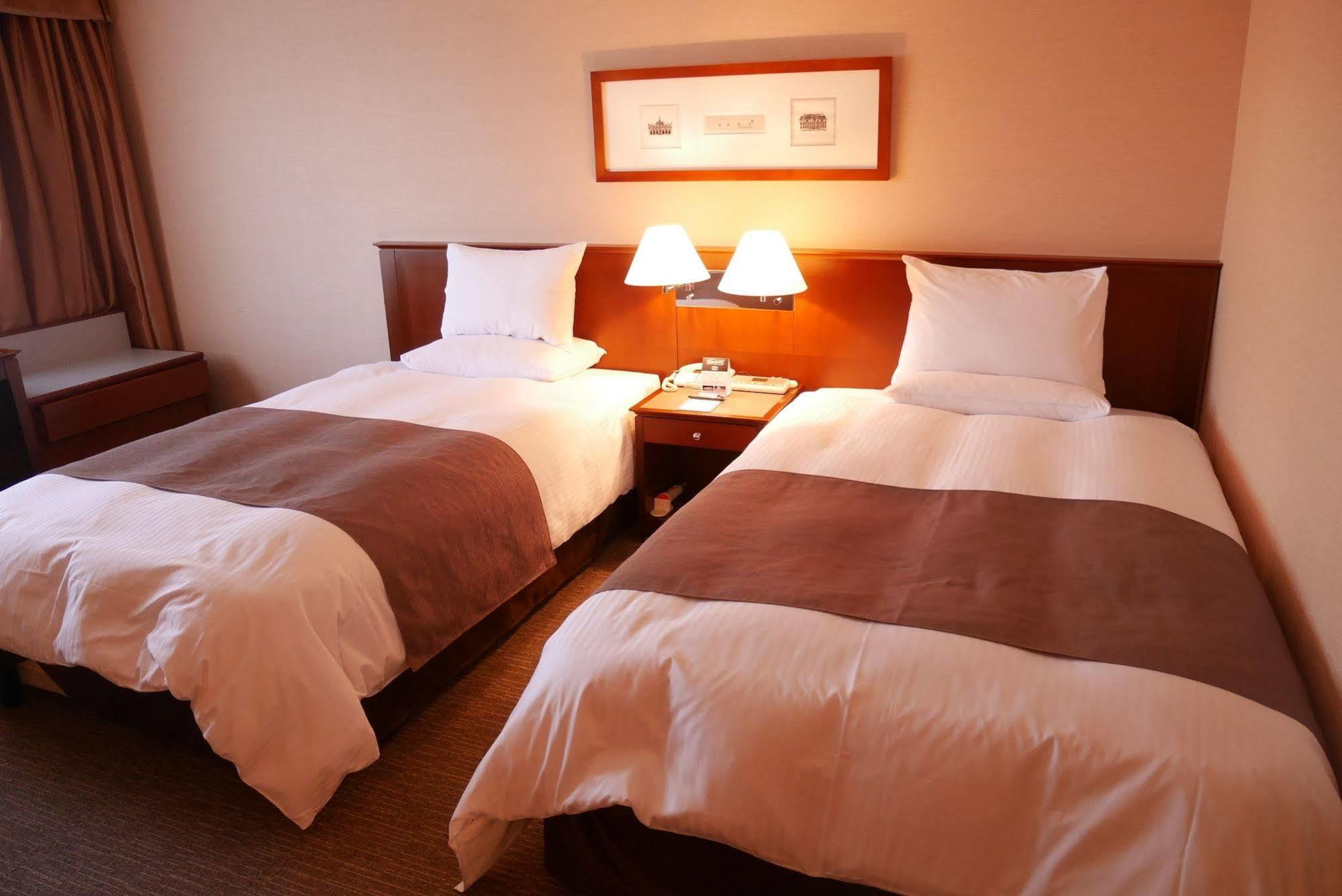 Rembrandt Hotel Эбина Экстерьер фото